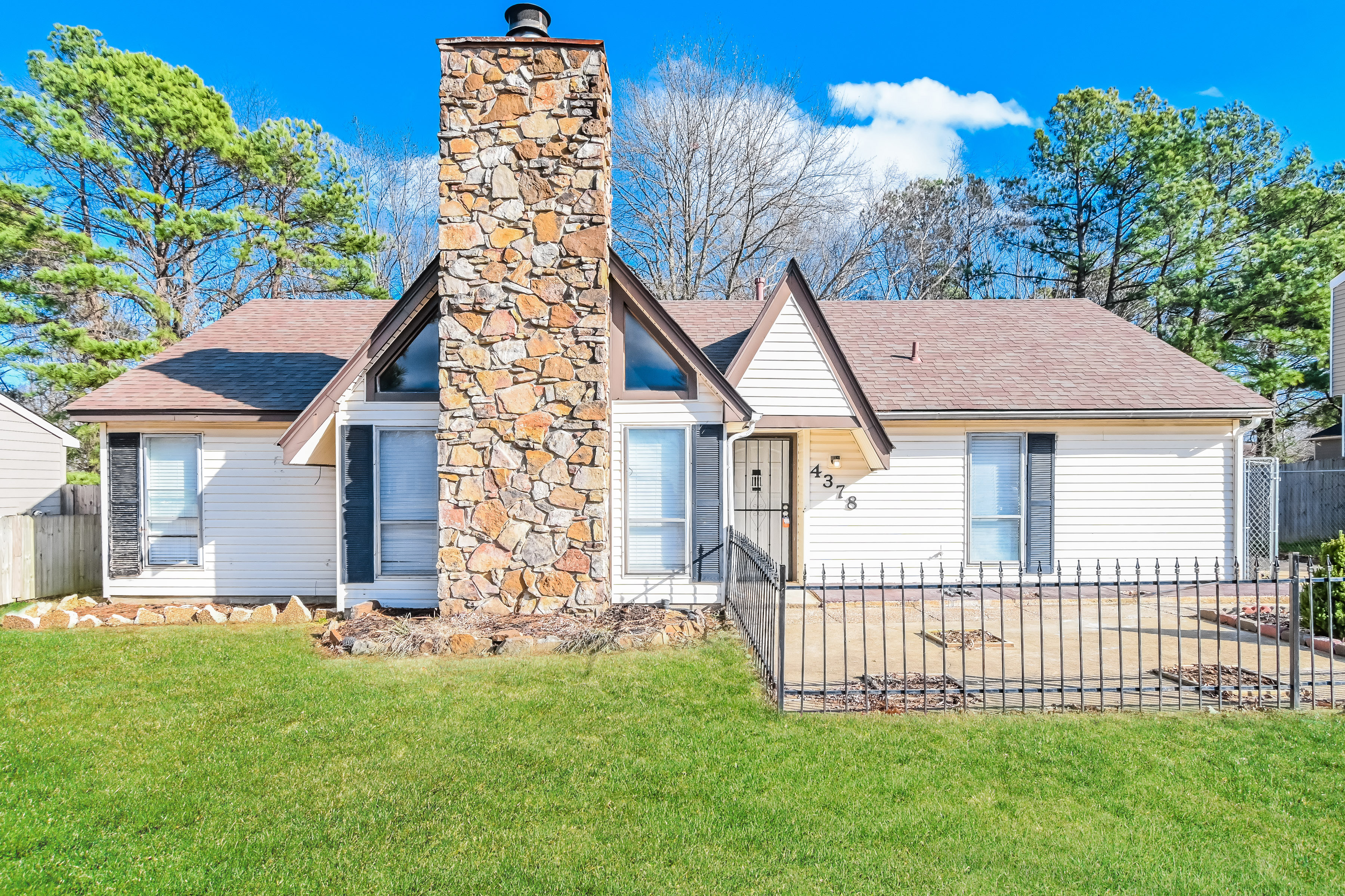 4378 CASTLE HEIGHTS DR MEMPHIS, TN 38141
